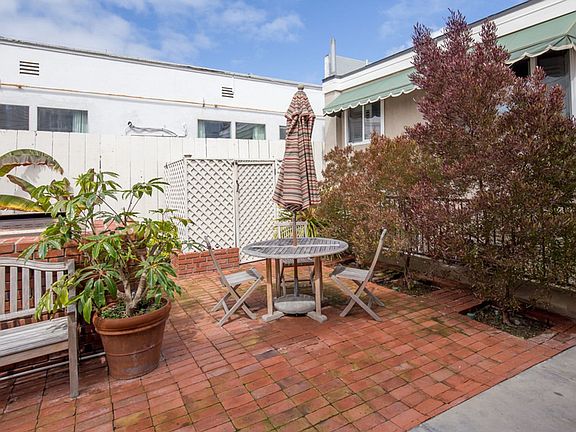 4th image of 763 S Coast Hwy APT 3