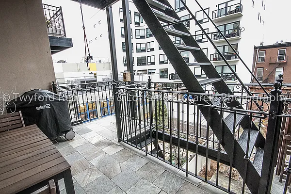Rented by Twyford Real Estate | media 33