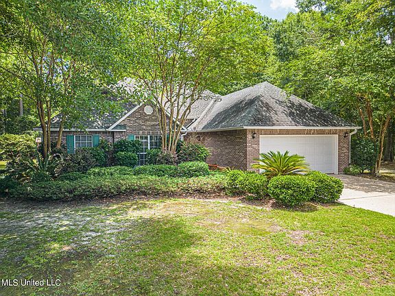 3rd image of 2301 Highland Dr