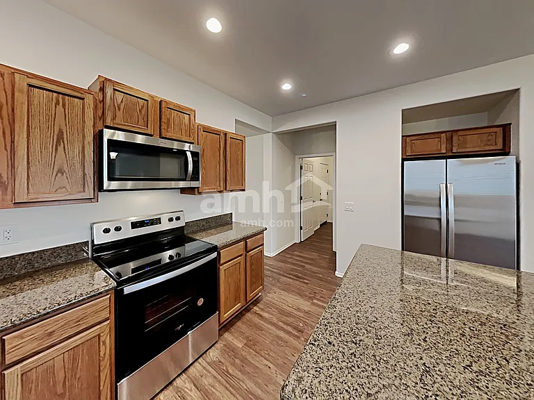 1232 W Desert Hollow Dr — Photo 3