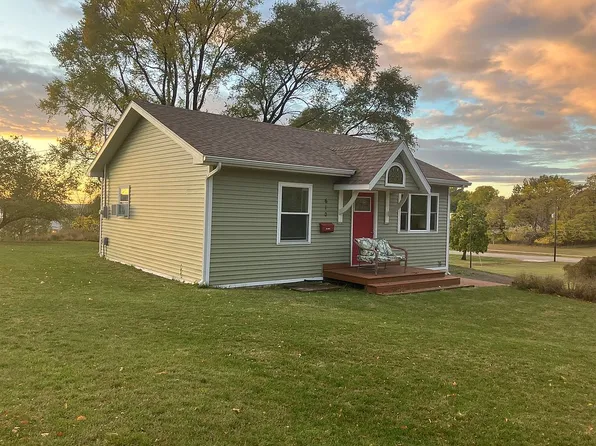 610 Adams St, Ludington, MI 49431