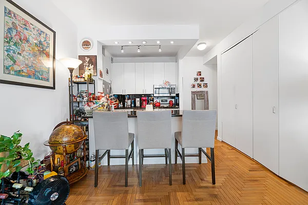 Rented by Level Group | media 8