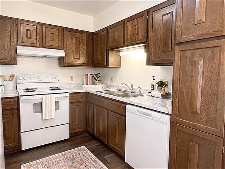 3055 Trinity Dr #415 — Photo 2