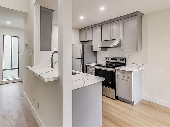 3rd image of 230 Grand Blvd APT 3