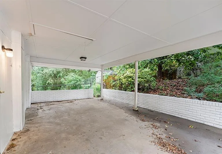 2352 Elmwood Cir SE — Photo 37