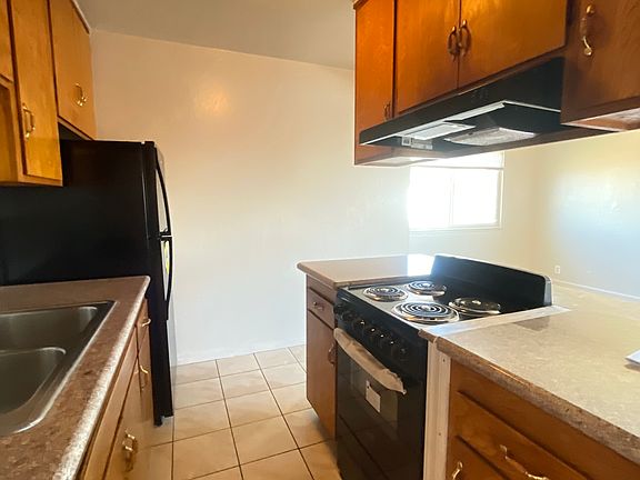 3rd image of 2 W Cavour St #6
