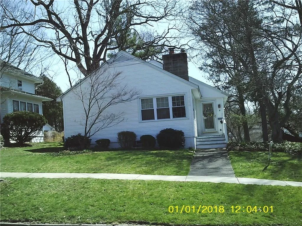 18 Risley St photo 1