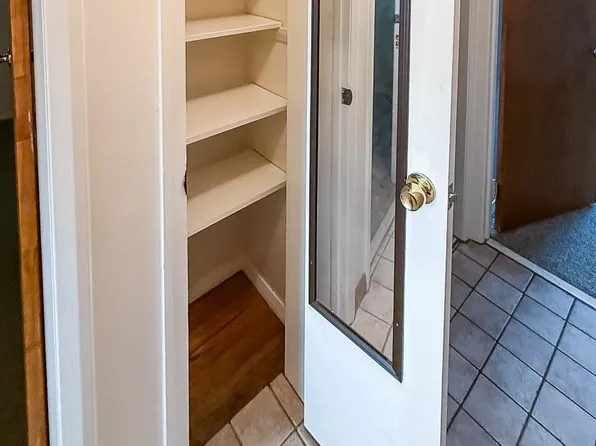 14 Suburbia Court image 6 of 21