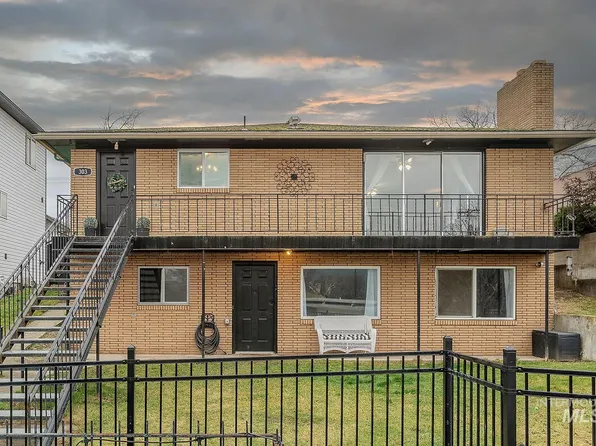 303 Highland Ave, Clarkston, WA 99403