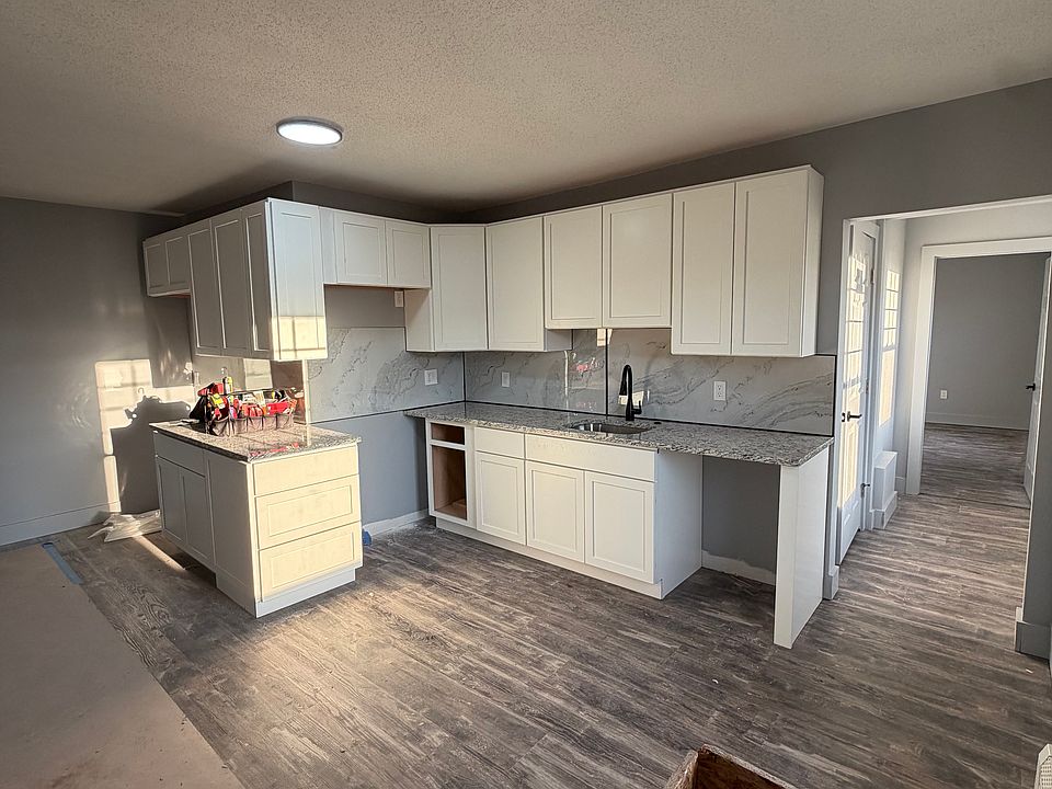 1st image of 196 Woodland St #3