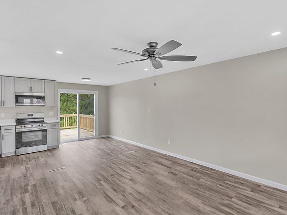 5th image of 709 Providence Dr
