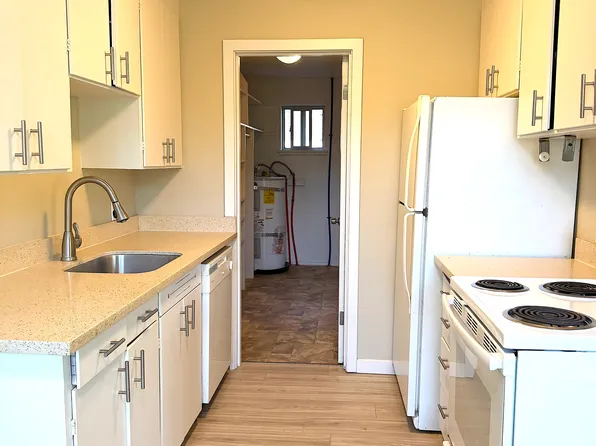 8249 Corliss Ave N APT 1, Seattle, WA 98103