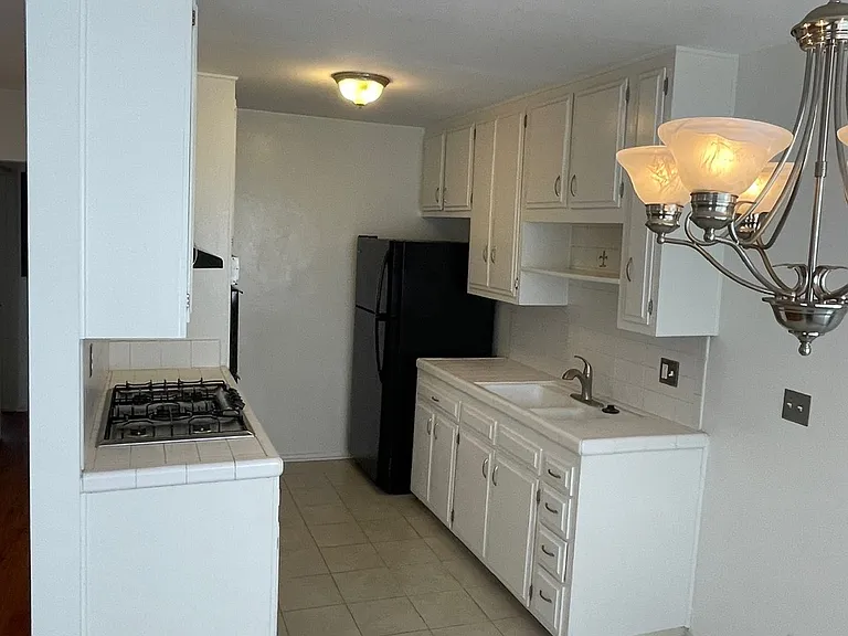 1400 N Fairfax Ave #4 — Photo 8