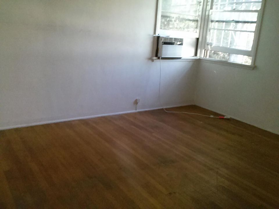 2nd image of 2244 Wellesley Ave