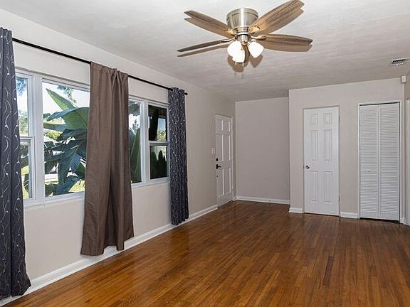 3rd image of 776 Carew Ave