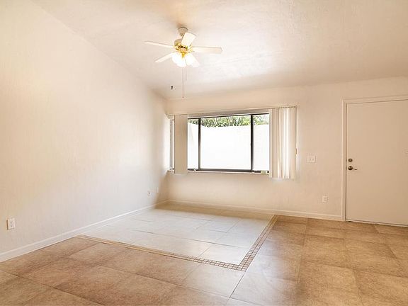 4th image of 2508 SW 35th Pl #E26
