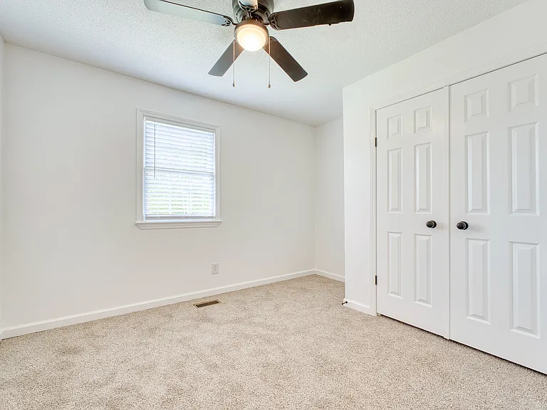 825 Fresno Dr — Photo 18