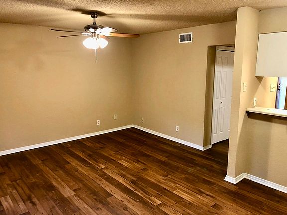 4th image of 2600 Grim Ave #204