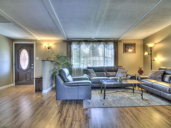 3rd image of 2508 McGregor Dr