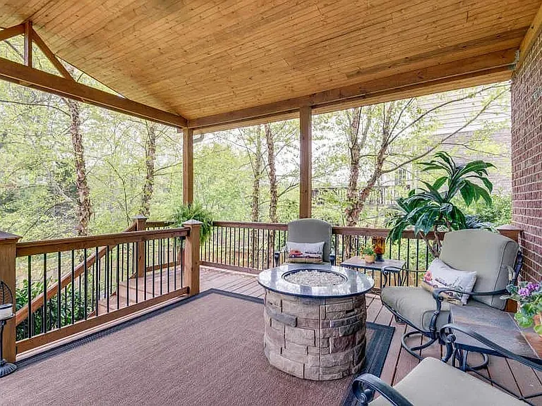 7528 Watervale Dr — Photo 4