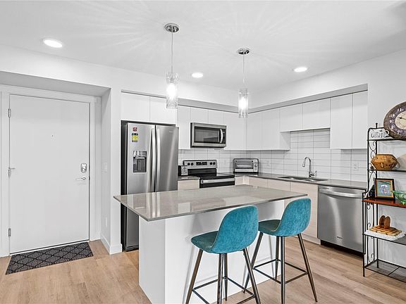 2nd image of 4810 Cedar Ridge Pl #308
