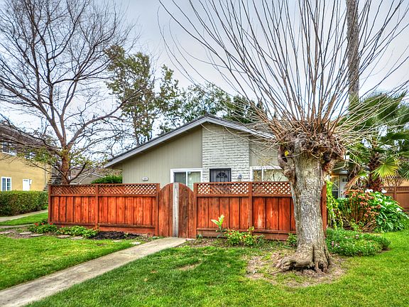 3rd image of 5696 Calmor Ct APT 1