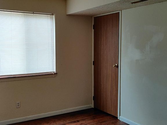 5th image of 722 Gordon Smith Blvd APT 6