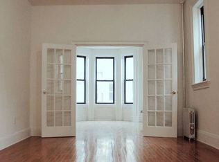 563 Manhattan Ave APT 2L, Brooklyn, NY 11222