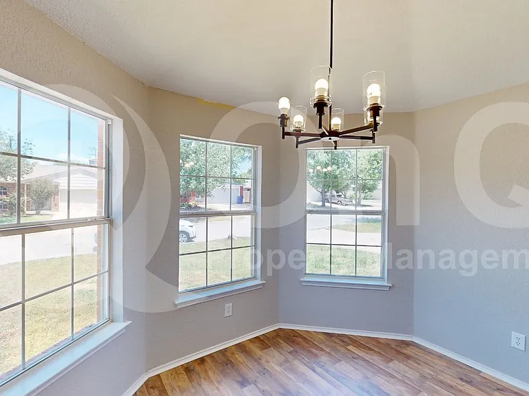 422 Blueberry Hill Ln — Photo 6