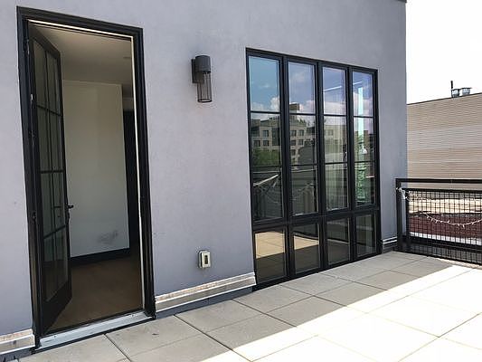 4th image of 82 Jefferson St #D5