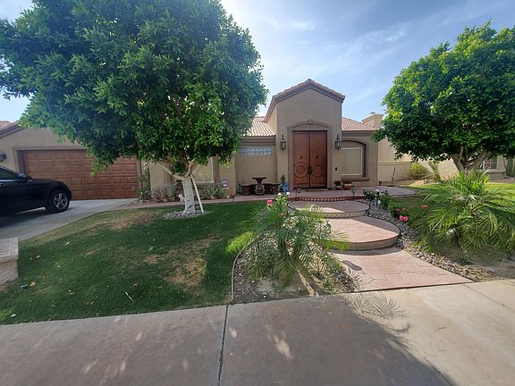 3rd image of 45125 Desert Hills Ct