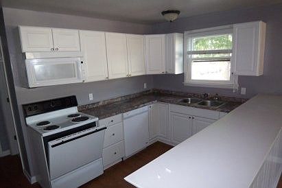 4th image of 2141 Belcourt Ave APT 3