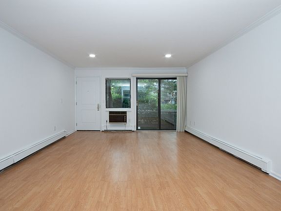 1465 E Putnam Ave Unit 511-print-006-004-Living Room-3702x2468-300dpi.jpg