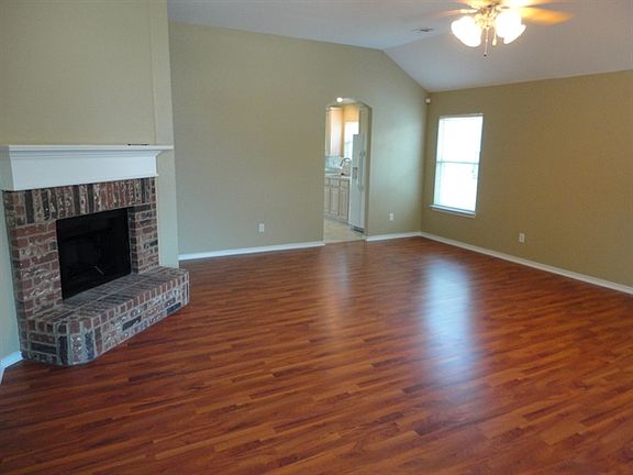 5th image of 4413 Emerald Leaf Dr