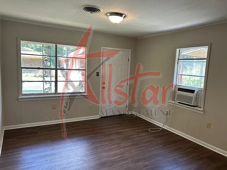 2336 Norman Ave — Photo 7