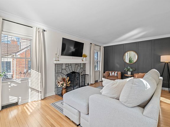 3rd image of 1633 38th St