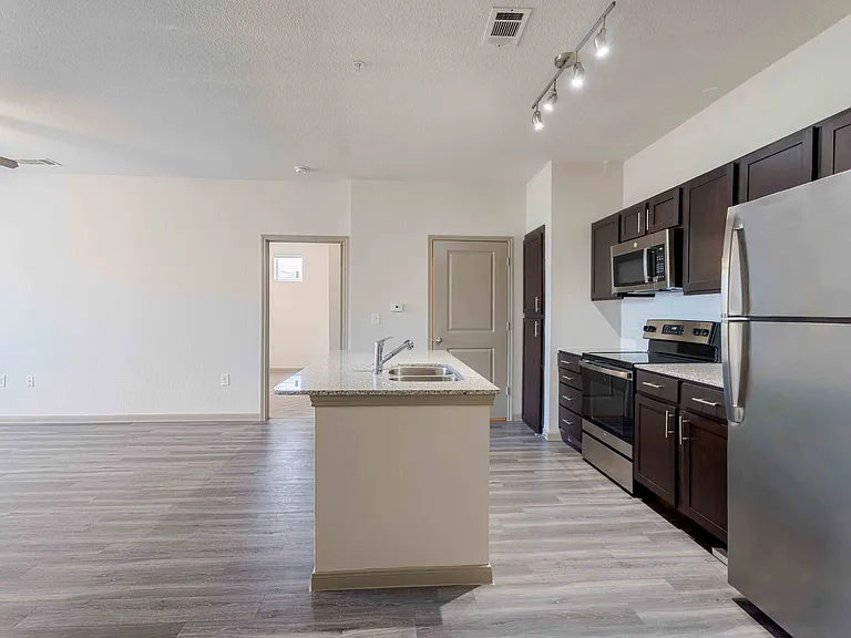 Enclave Falcon Pointe — Photo 10