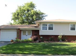 7712 Crabtree Ct, Woodridge, IL