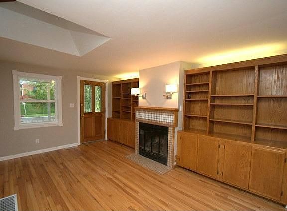 4th image of 2604 Ardmore Ave