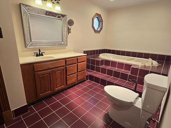 4th image of 178 Stratford Pl
