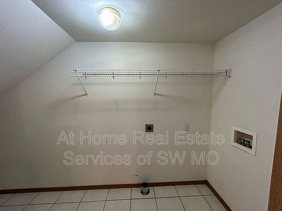 4th image of 1505 W Frosty Dr APT 3