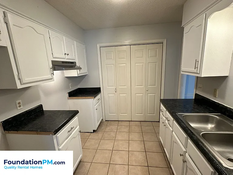 3892 Oak Branch Cir W — Photo 3