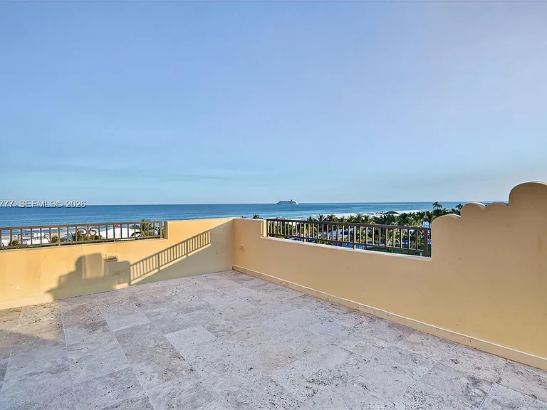 1330 Ocean Dr #R7C — Photo 15