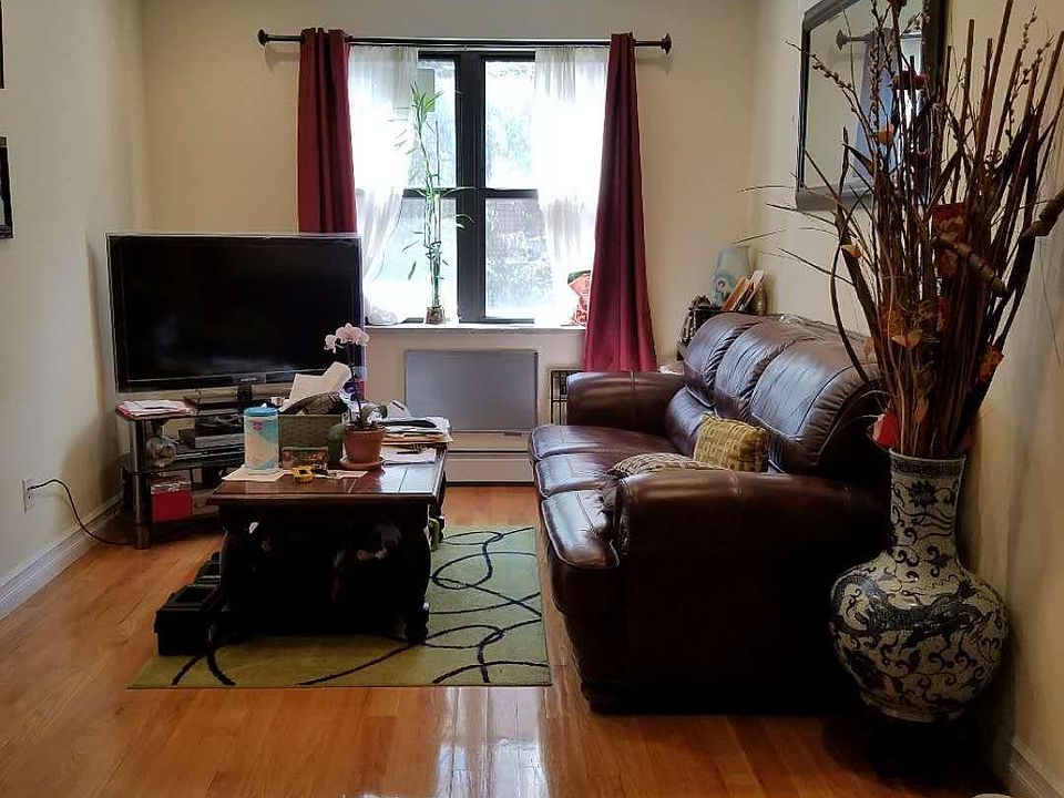 2nd image of 14022 33rd Avenue # 1 St Fl