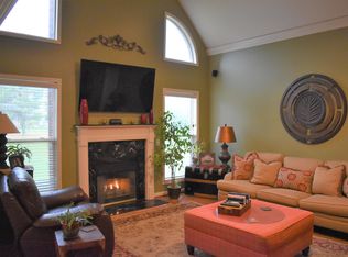 1810 Gleneagles Way, La Grange, KY 40031