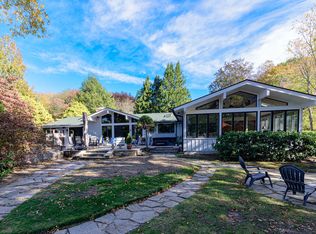 14 Woodlake Dr, Johnston, RI 02919