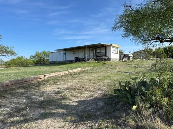 110 W Mesquite Dr, Silverton, TX 79257