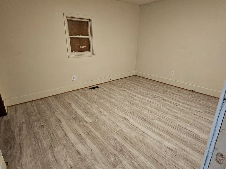 913 N Elliott St — Photo 10
