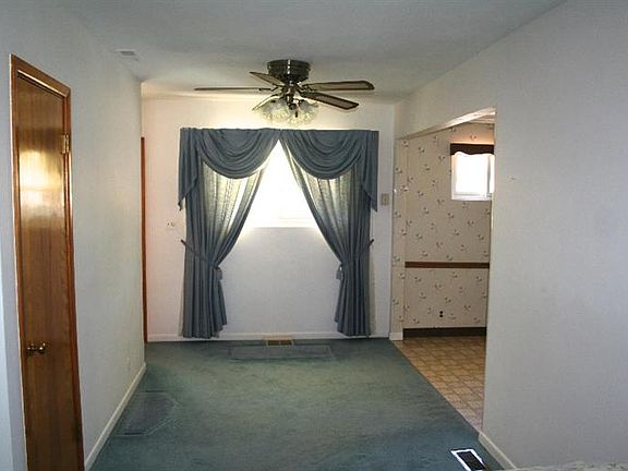 5th image of 65 Berkshire Ct