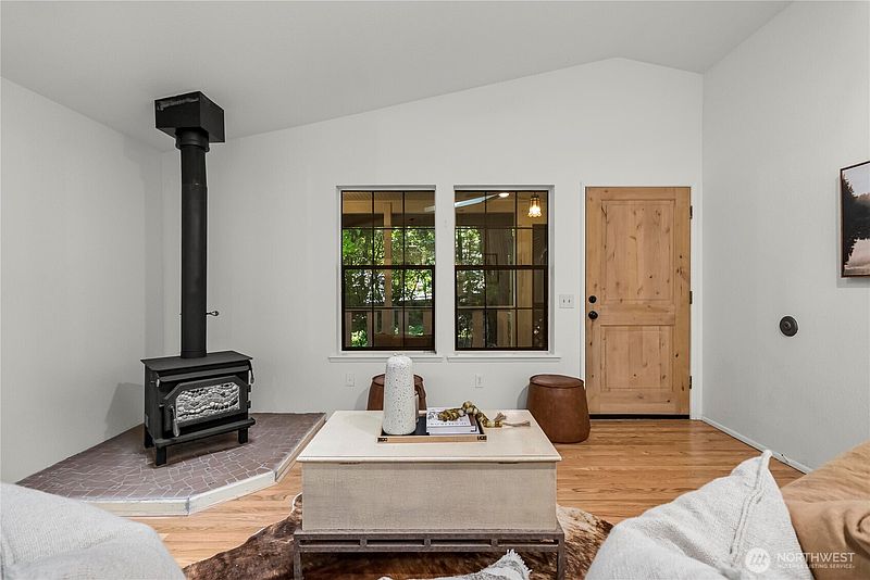 4th image of 1202 Irving Street SW